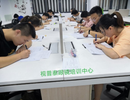 視普泰第七屆驗(yàn)光定配技能精修考證班順利畢業(yè)！??！